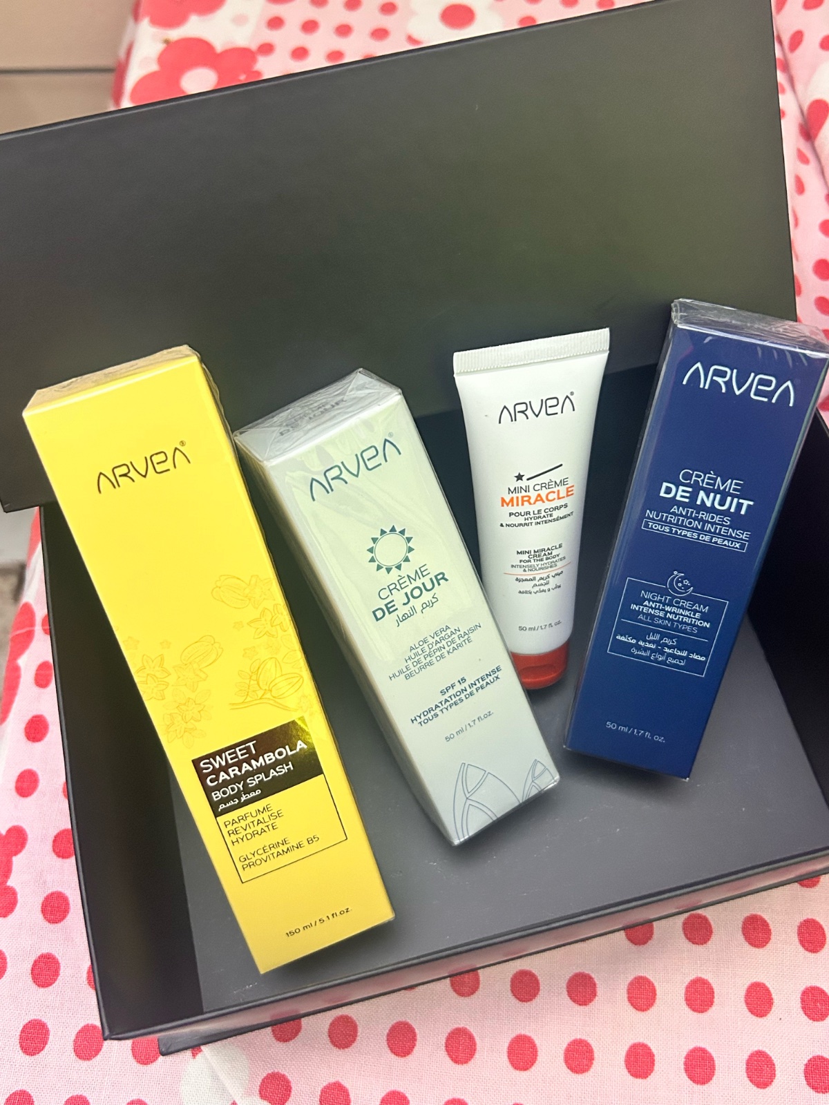 Lot crème de nuit et de jour/ splash body carambola 150ml/ mini crème miracle 50ml arvea