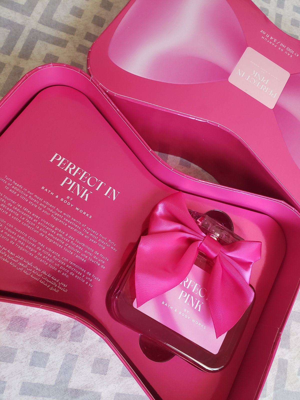 Perfume perfect in pink