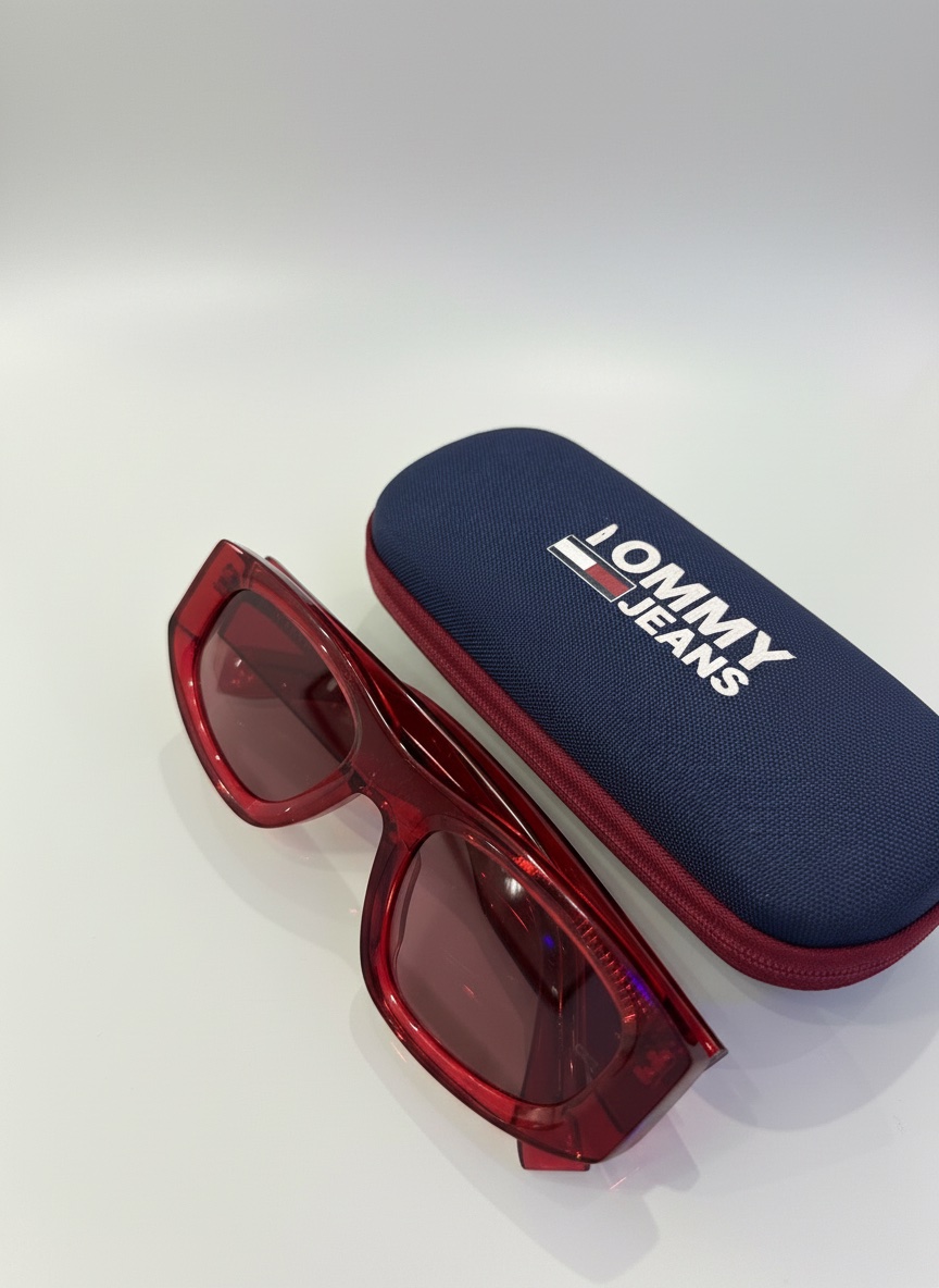 Lunettes de soleil Tommy Hilfiger