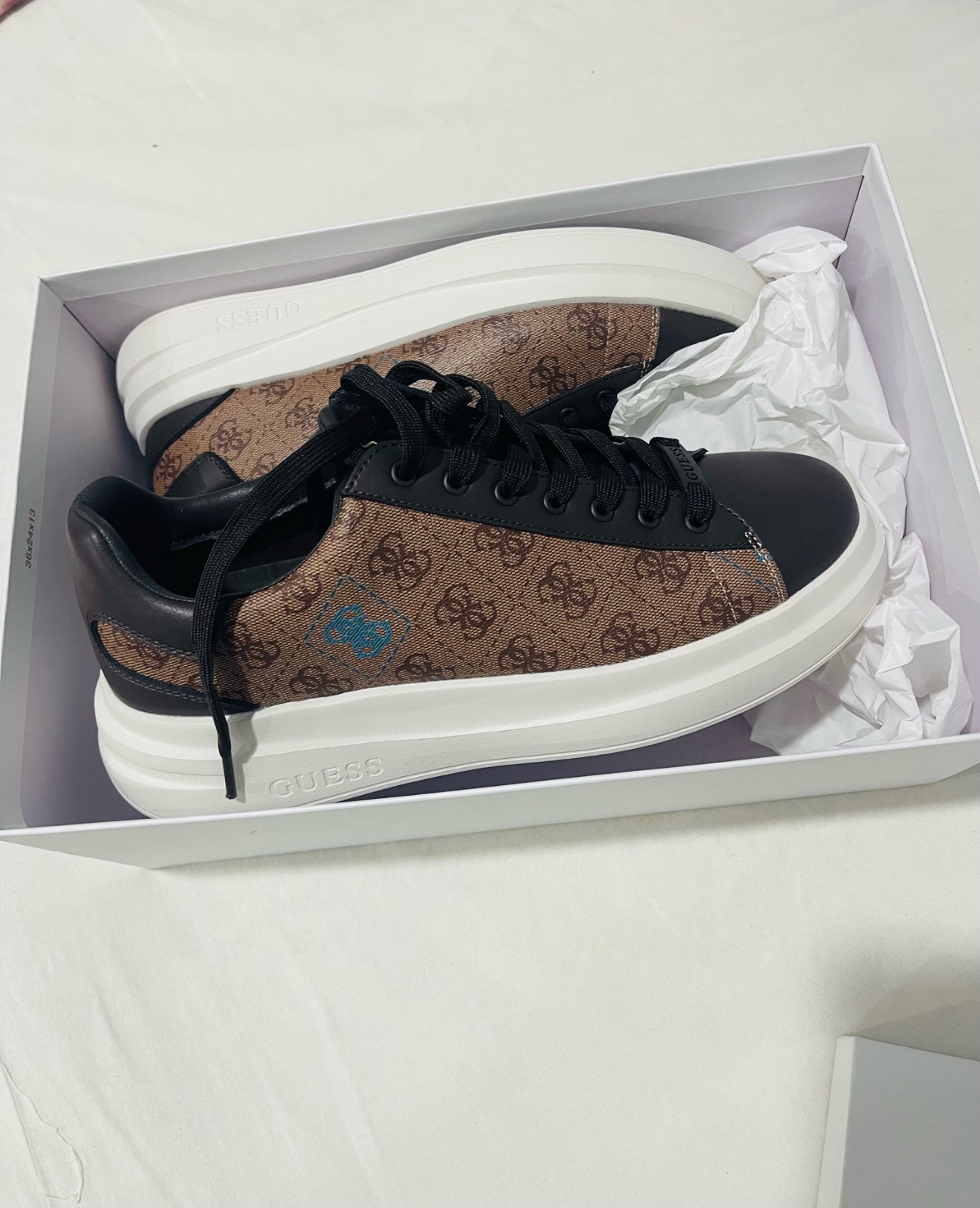 Shoes guess 43 size for men