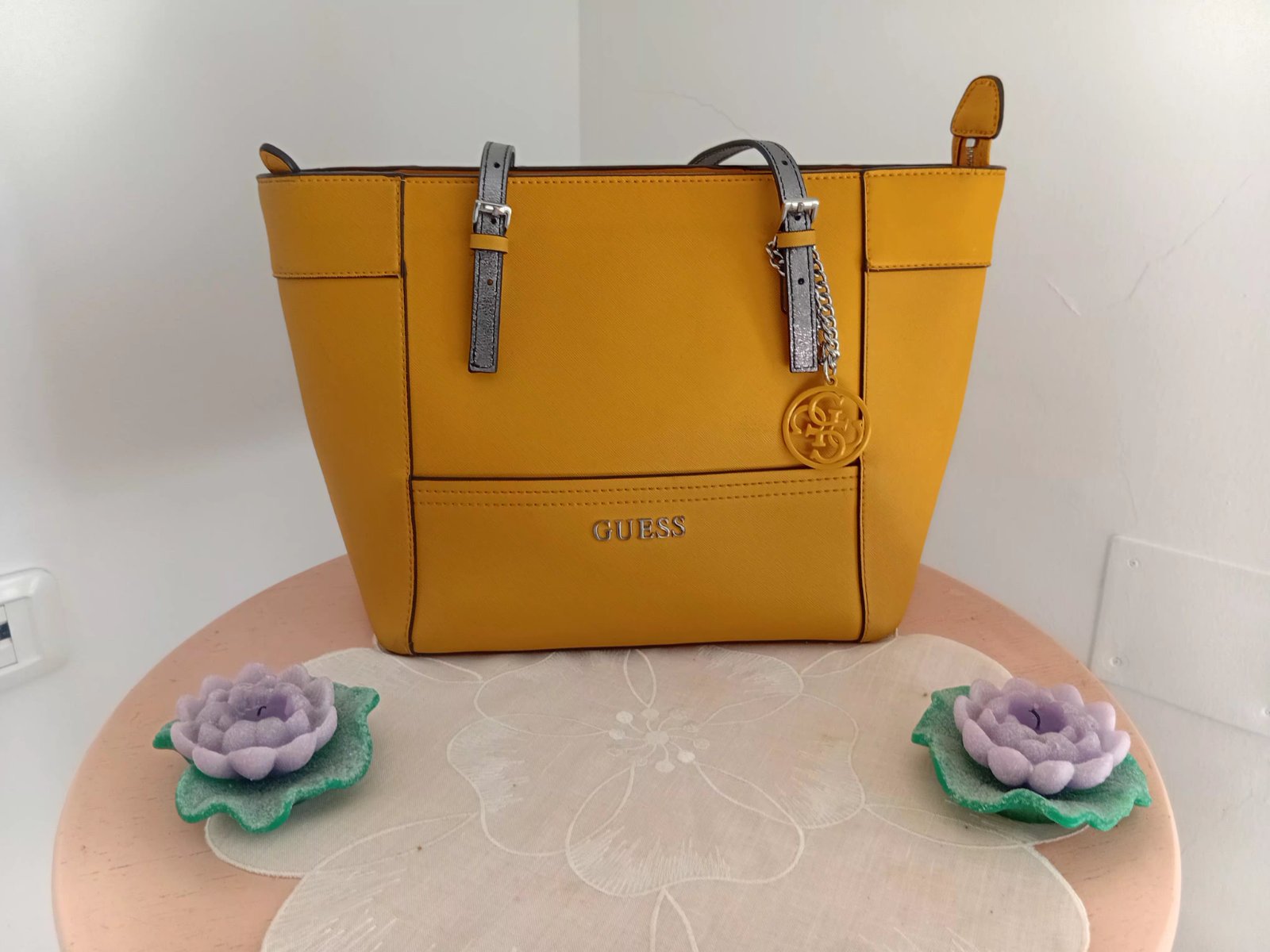 Sac a main guess 