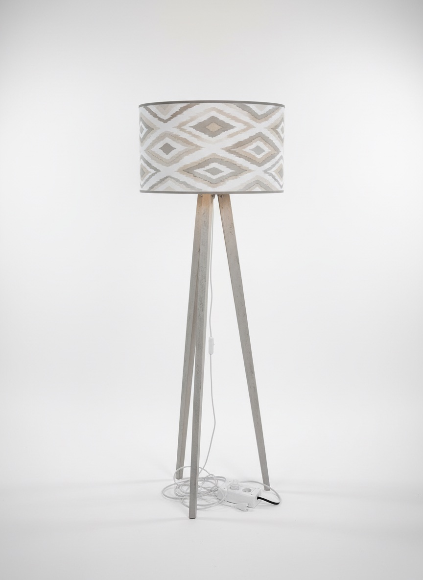 Lampadaire trépied moderne