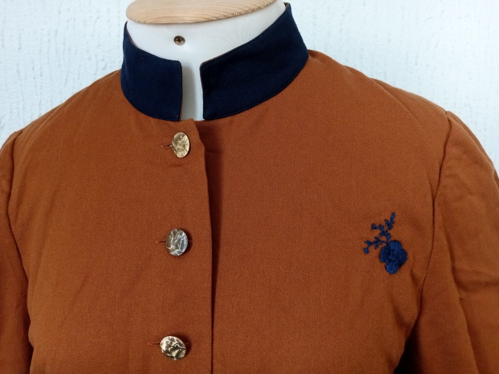 Une robe bicolore chic au style vintage
