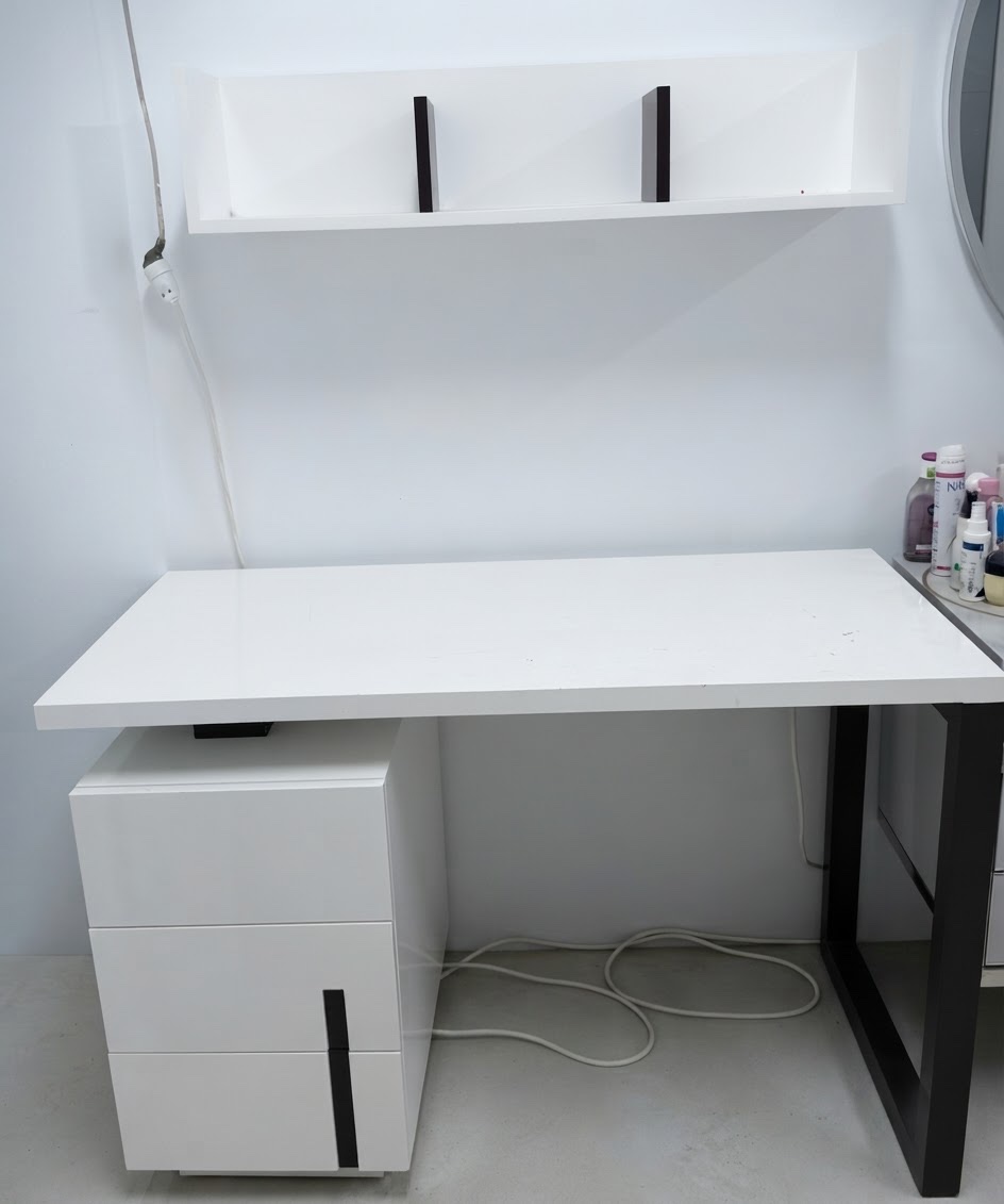 Bureau en bon etat 