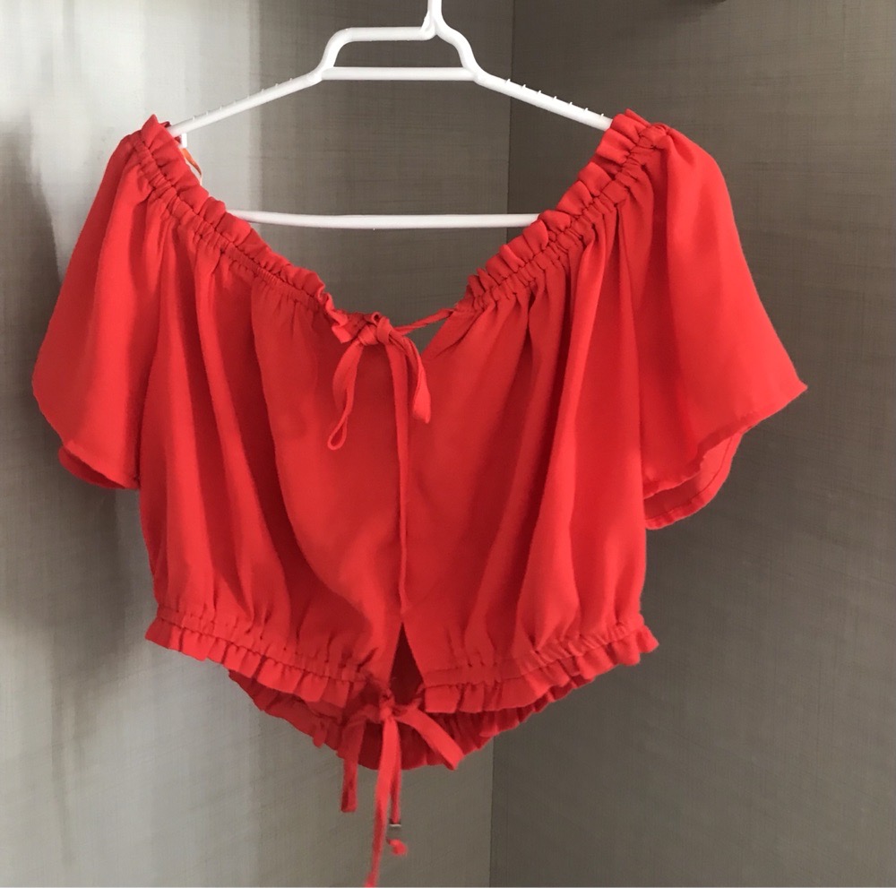 haut en rouge 