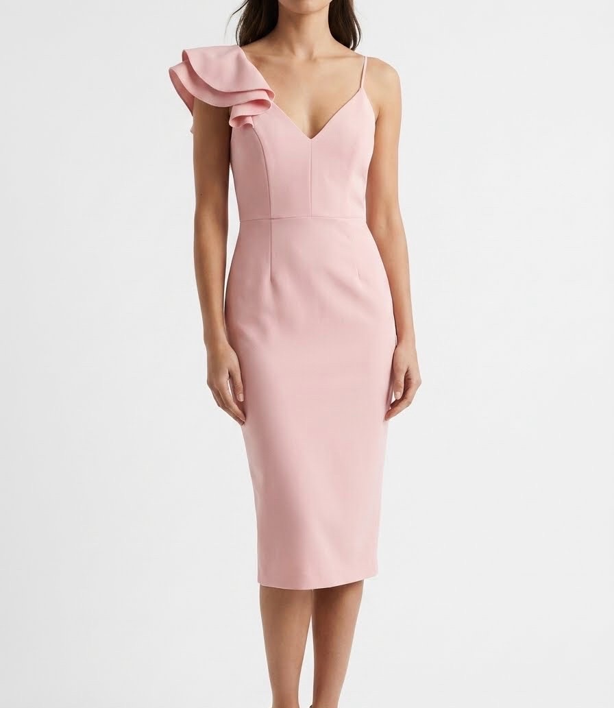 Robe rose poudré asymétrique à volant, fente à l’arrière á 39dt seulement 🚨! Profitez♥️😍
