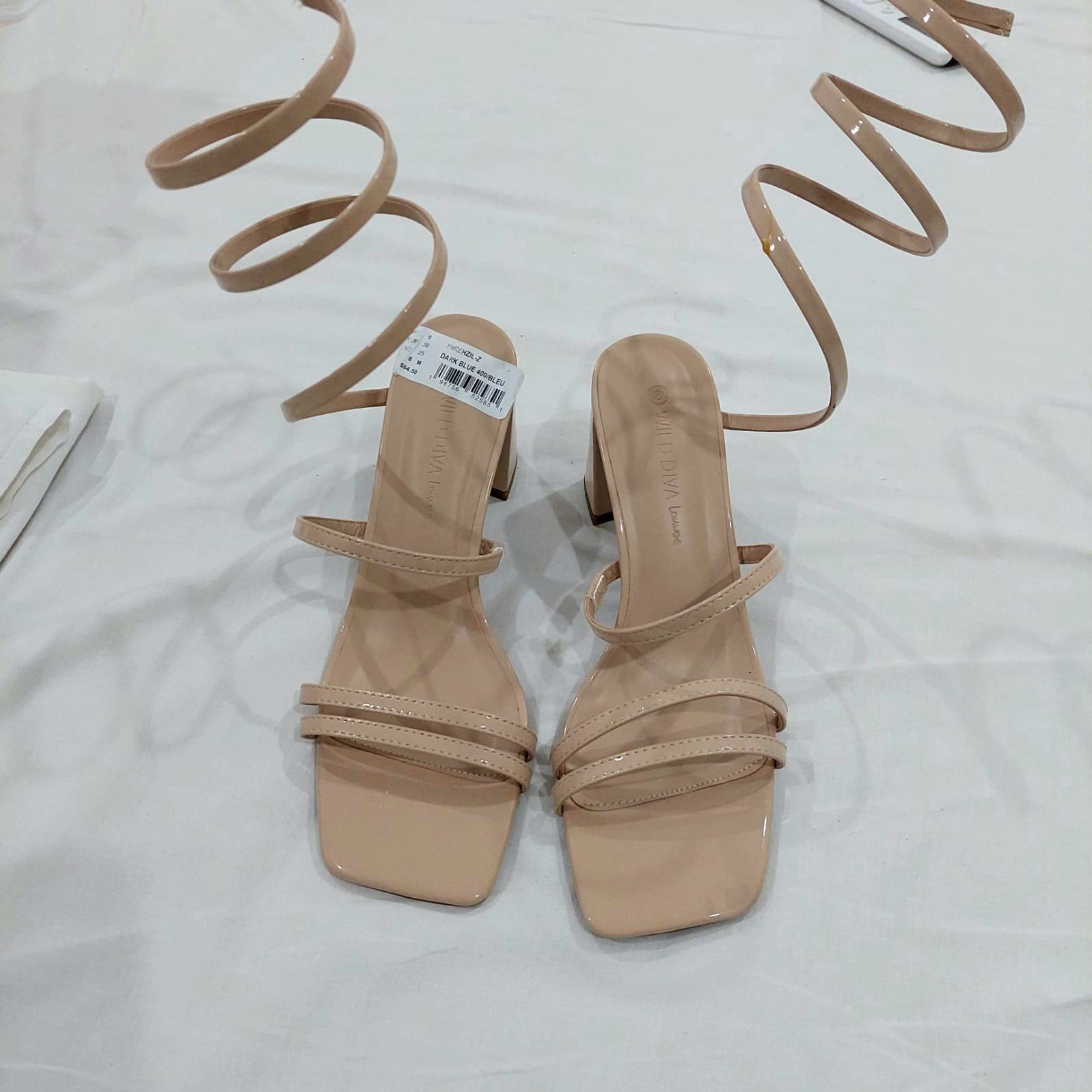 Sandale beige à talon 