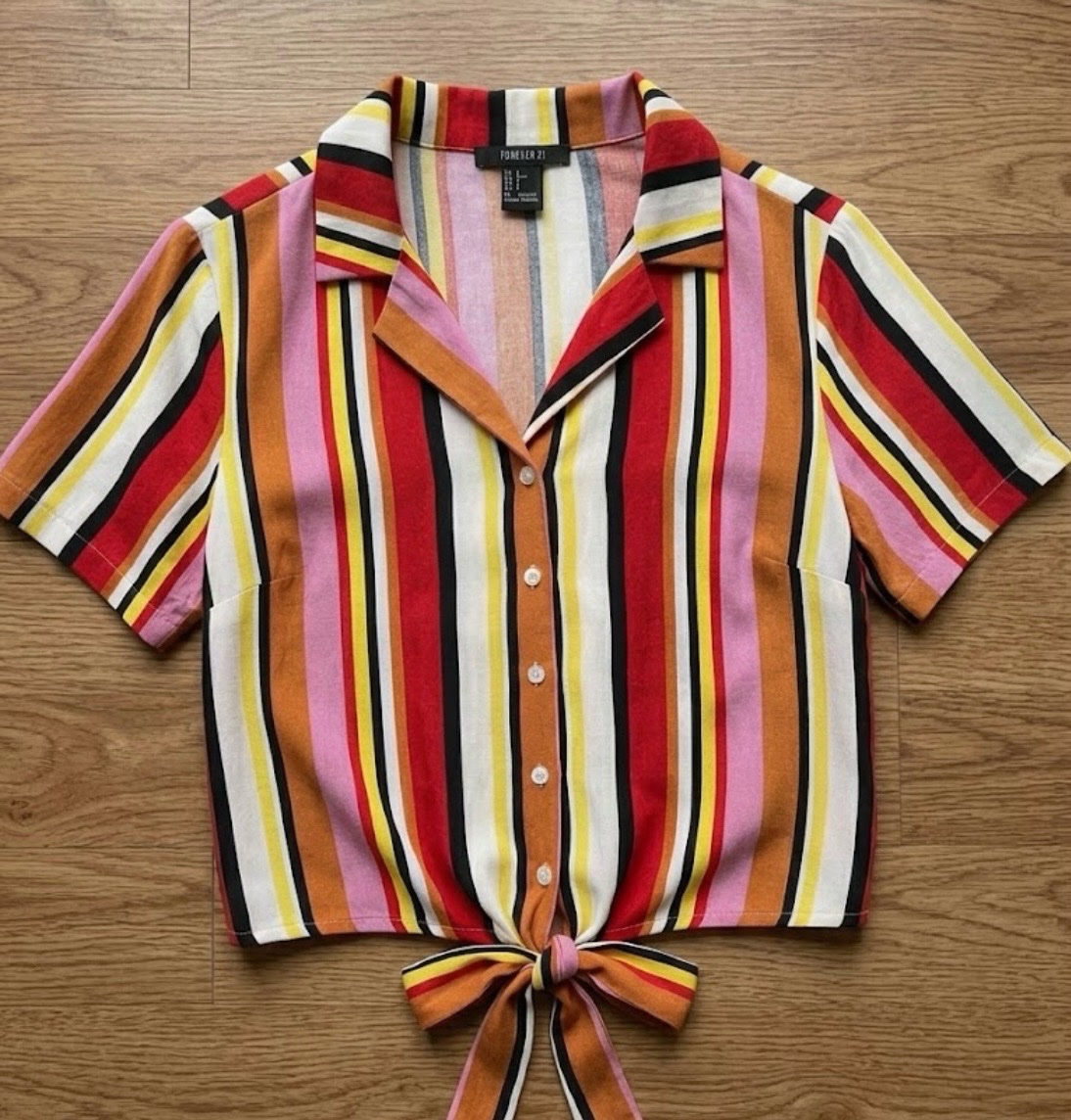 ☀️ Chemise Courte À Rayures Multi-Couleurs – Forever 21 (Taille S)