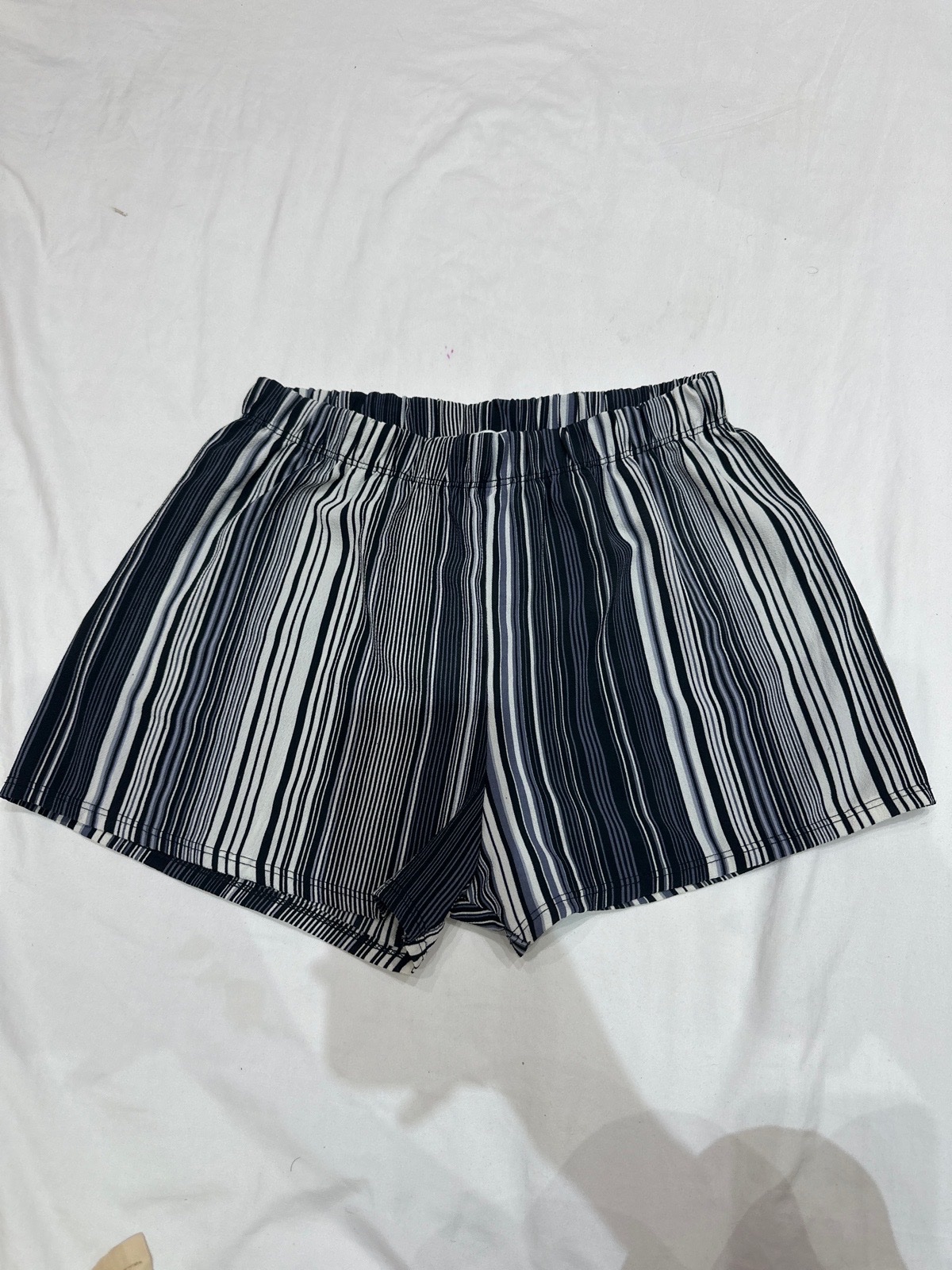 Short rayé taille haute