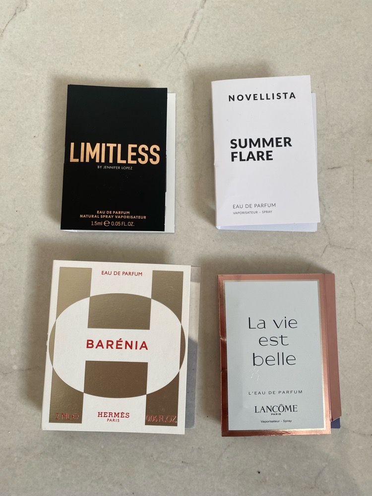 Lot de 4 échantillons parfums 