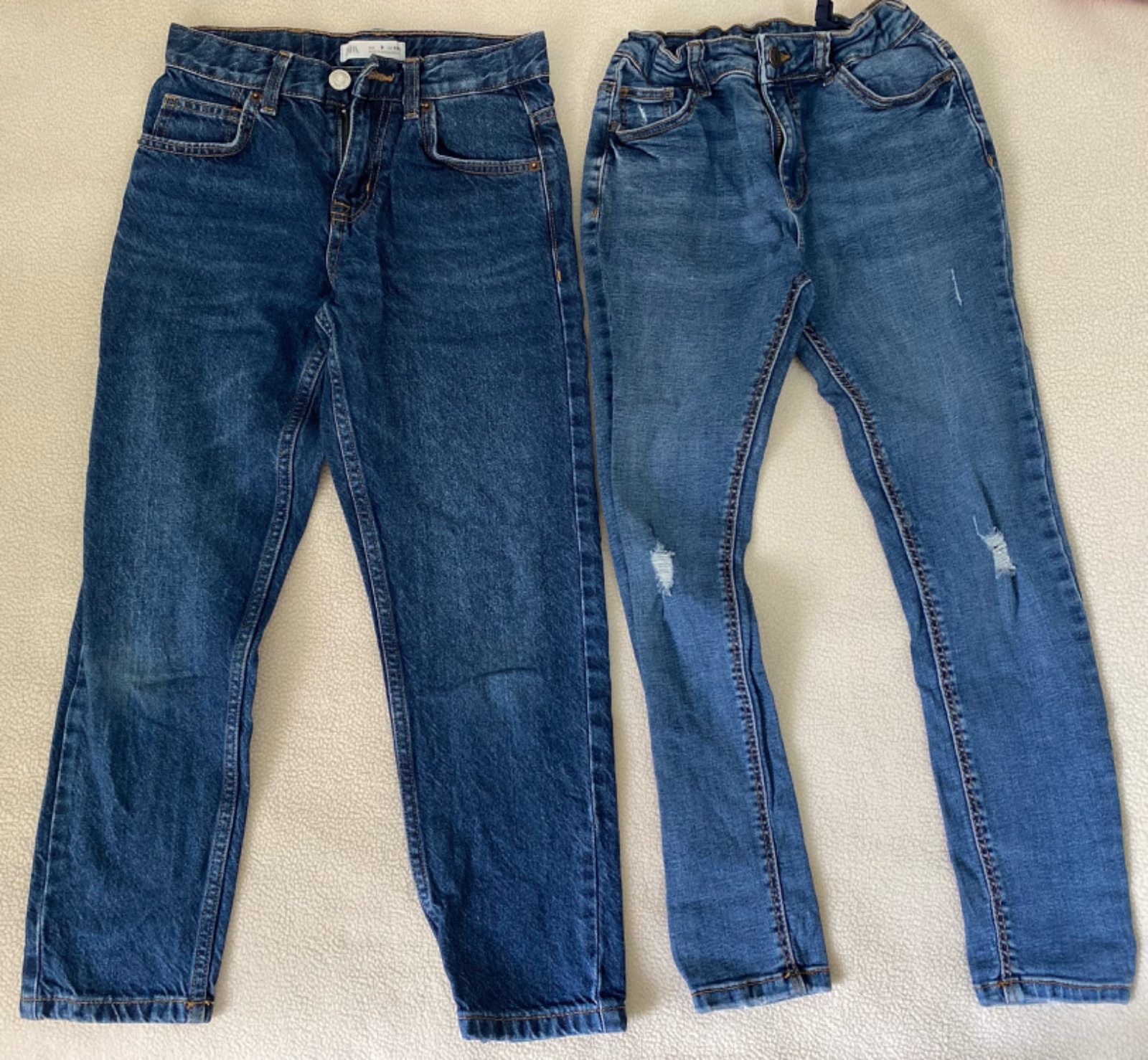 Deux jeans bleu