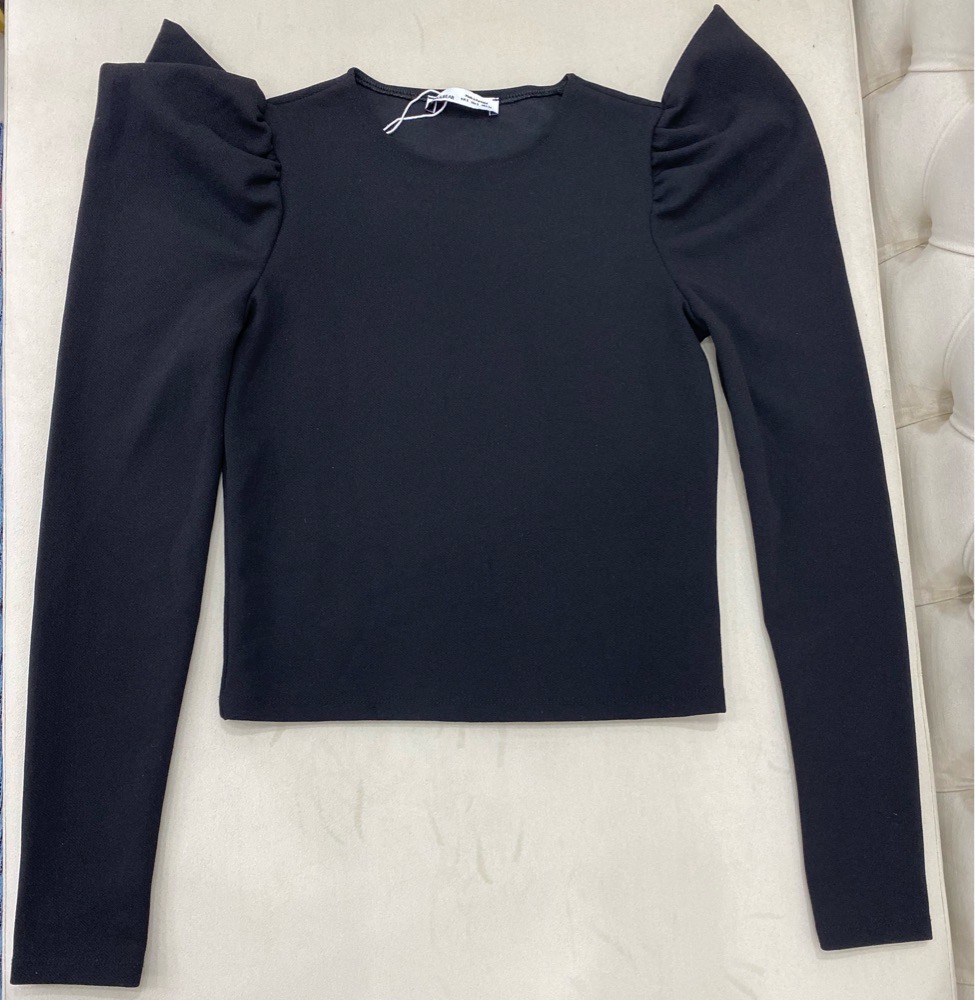 Pull noir