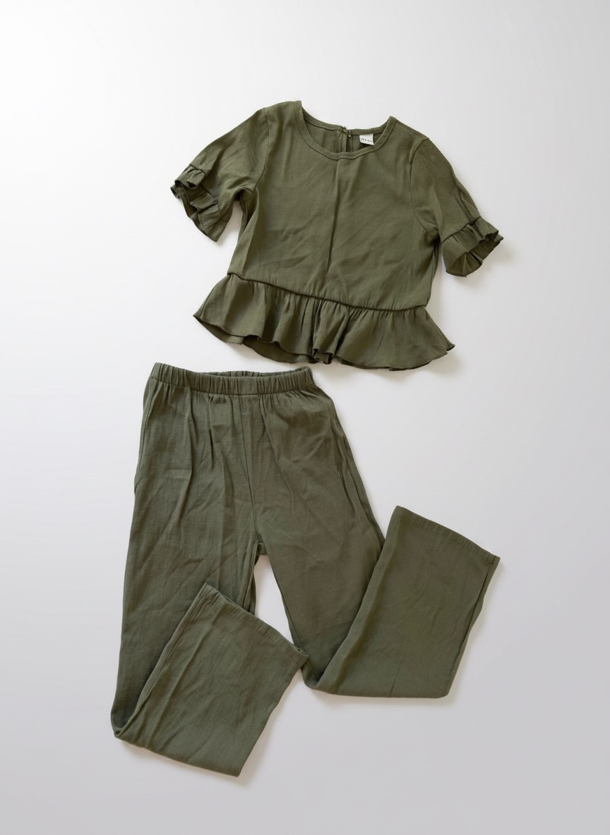 Set SHEIN pull/chemise et son pantalon vert militaire 