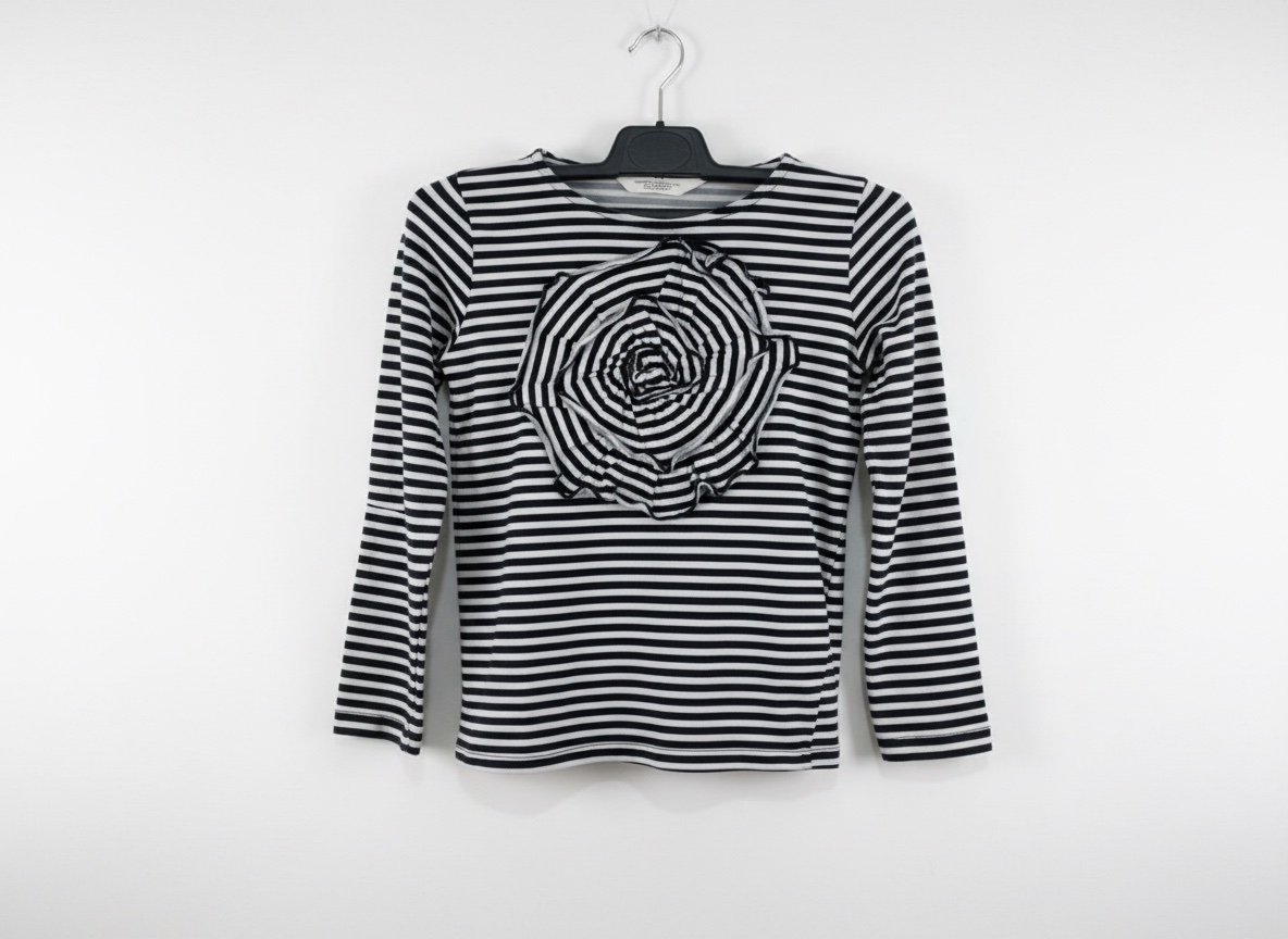 Pull rayé noir et blanc 