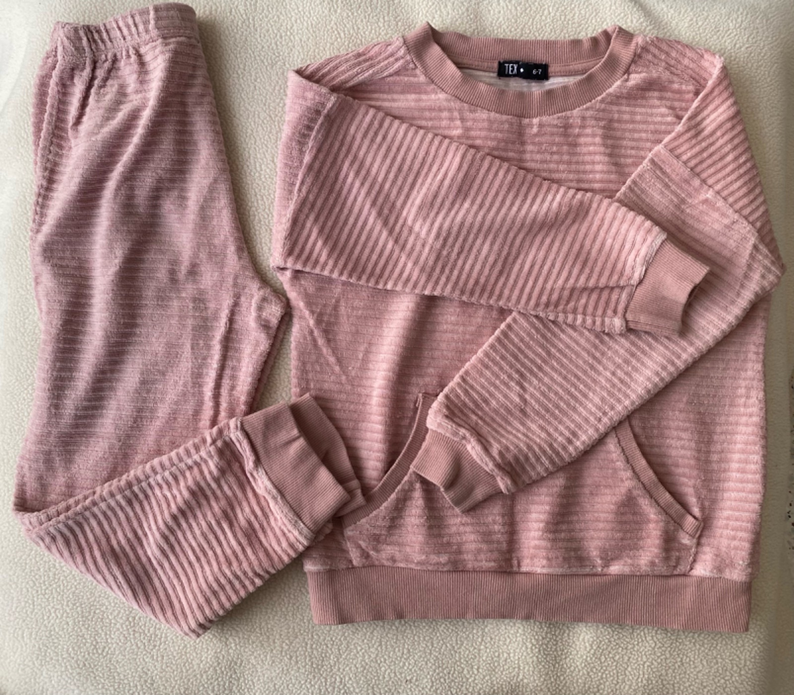 Pyjama rose TEX 6-7 ans 