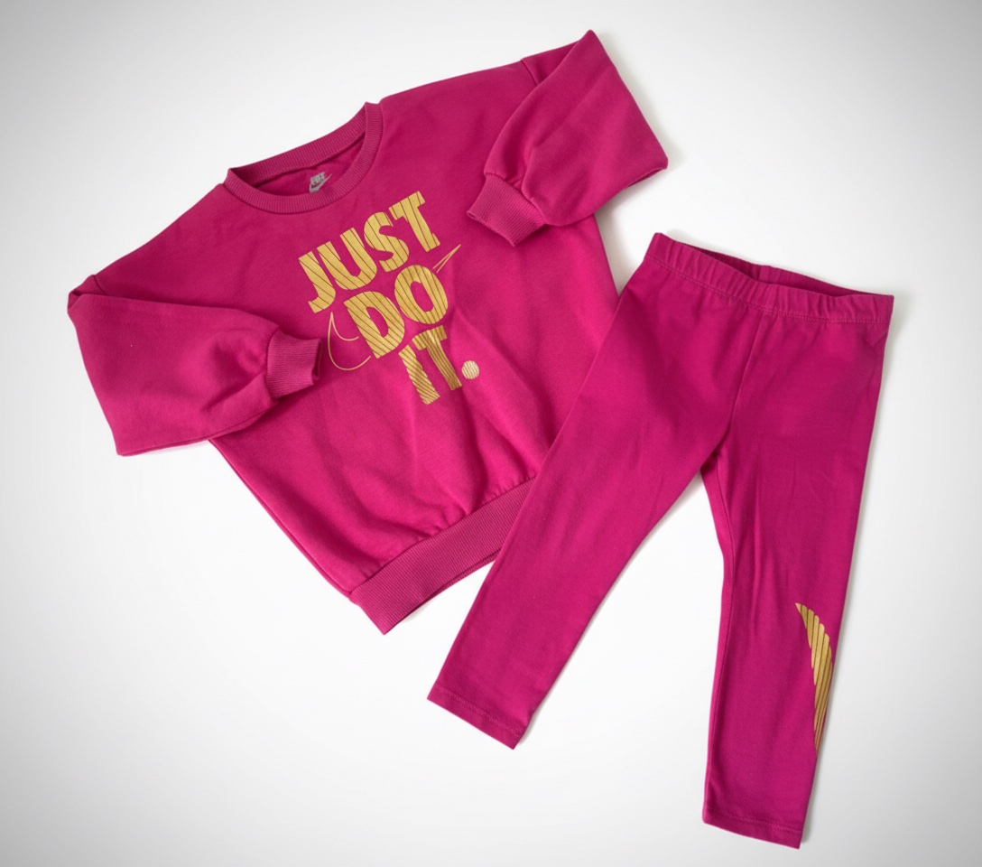 Ensemble/survêtement Nike rose 2-3 ans 