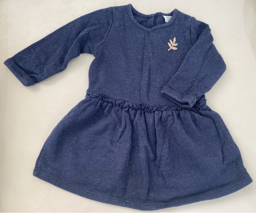 Jolie Robe bleue et dorée 