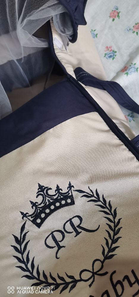 Landoux la marque PR avec sa petite matela de 0 à 9 mois 