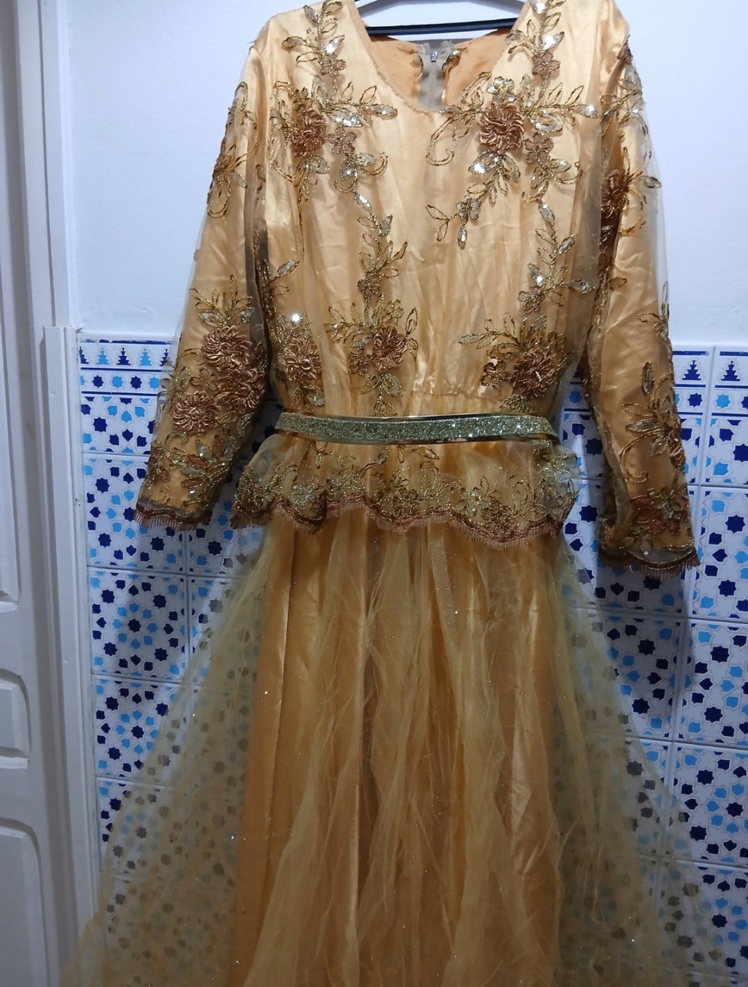 Robe soirée dorée