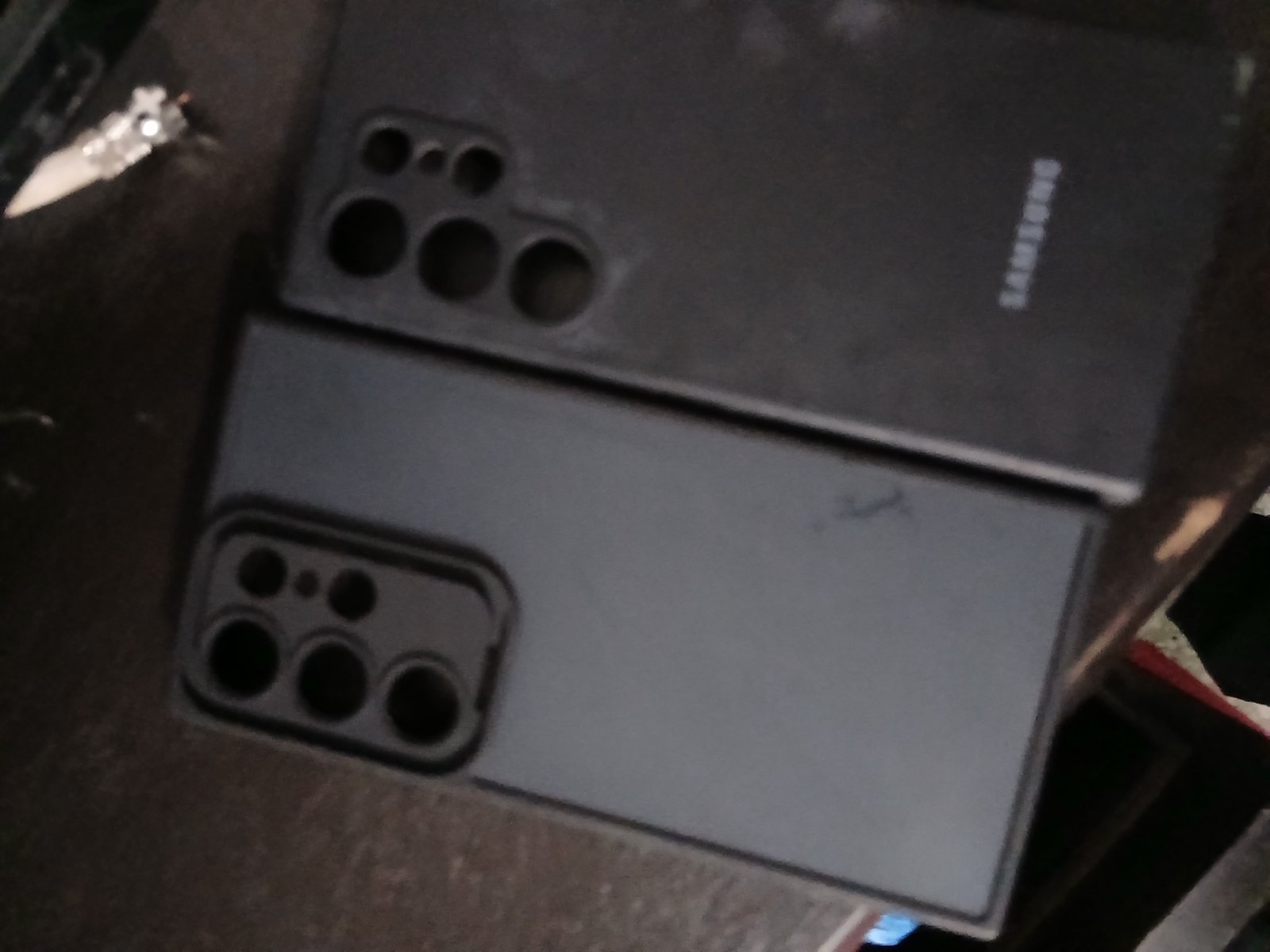 Deux cache Samsung S23