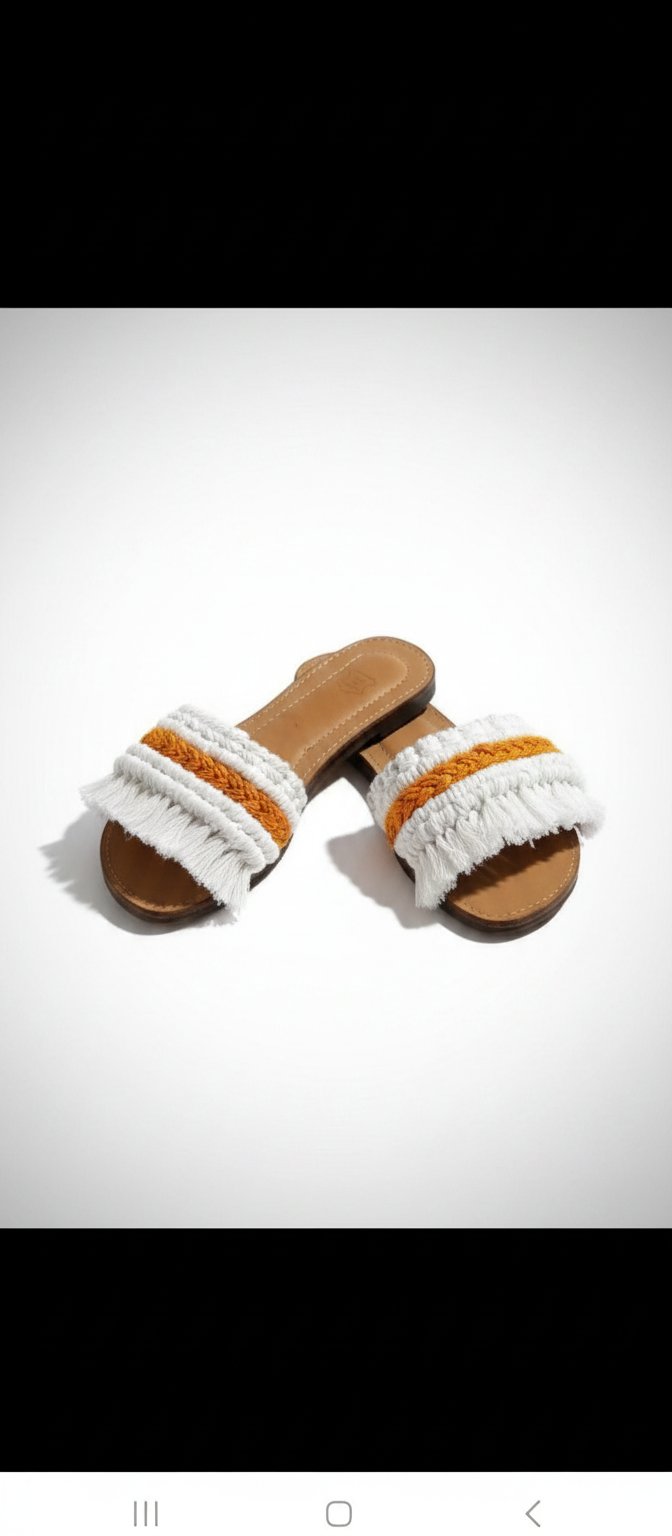 Claquetteen cuir ,macramé 