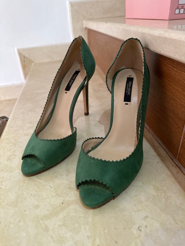 Talons verts Zara taille 38