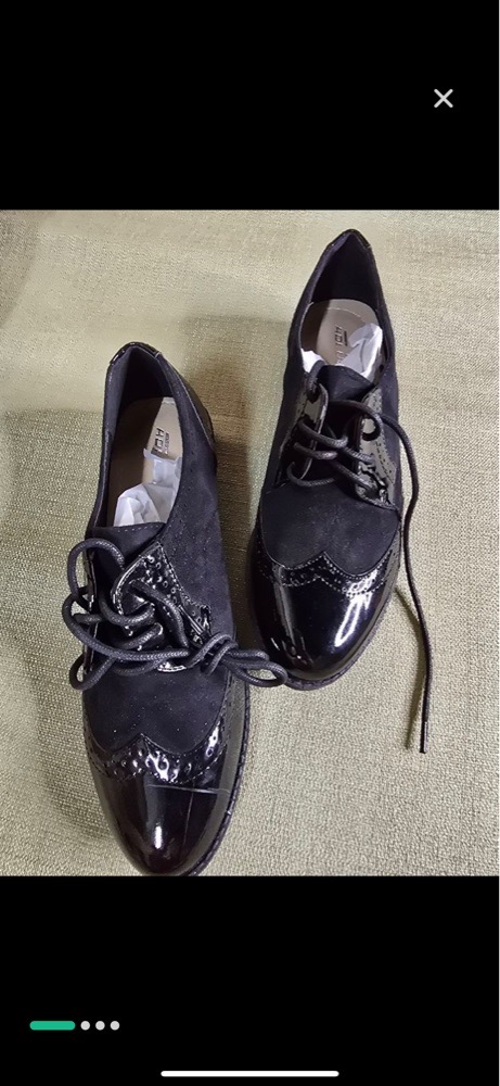 Derbies noire trés tendance
