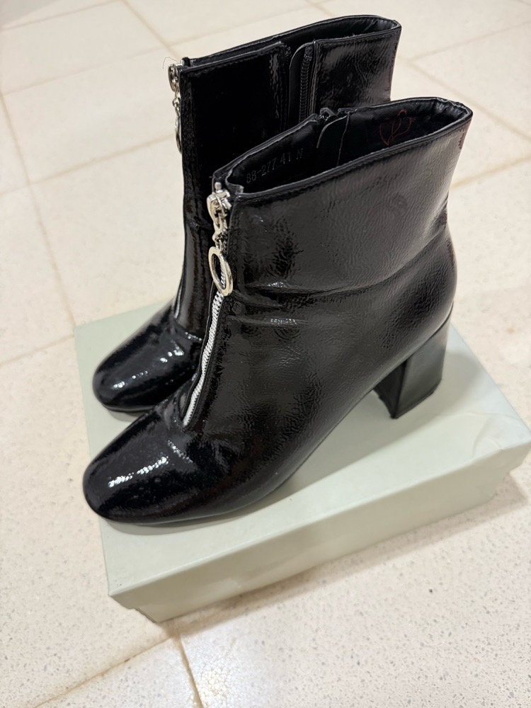 Bottine noire basique 