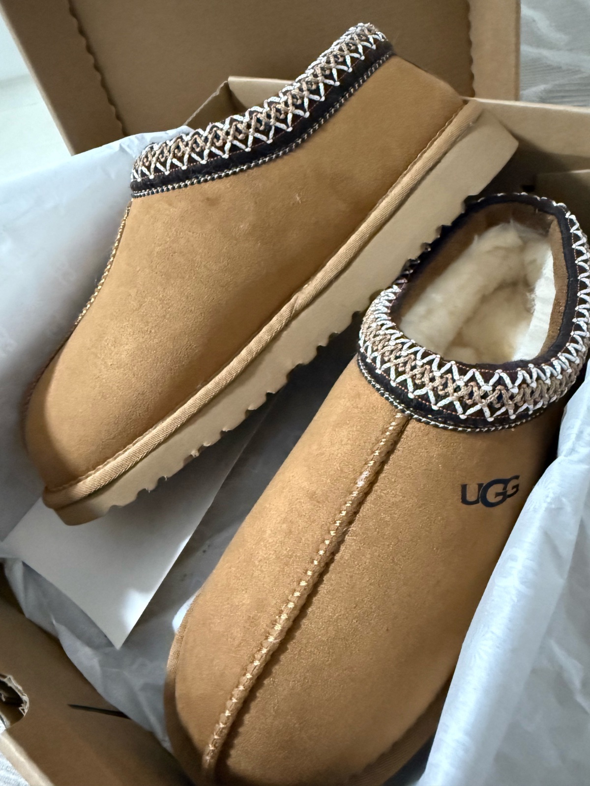 UGG avec son boitier