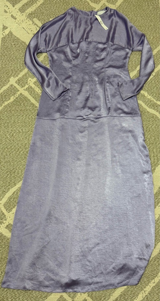 Robe satinee grand taille neuf 
