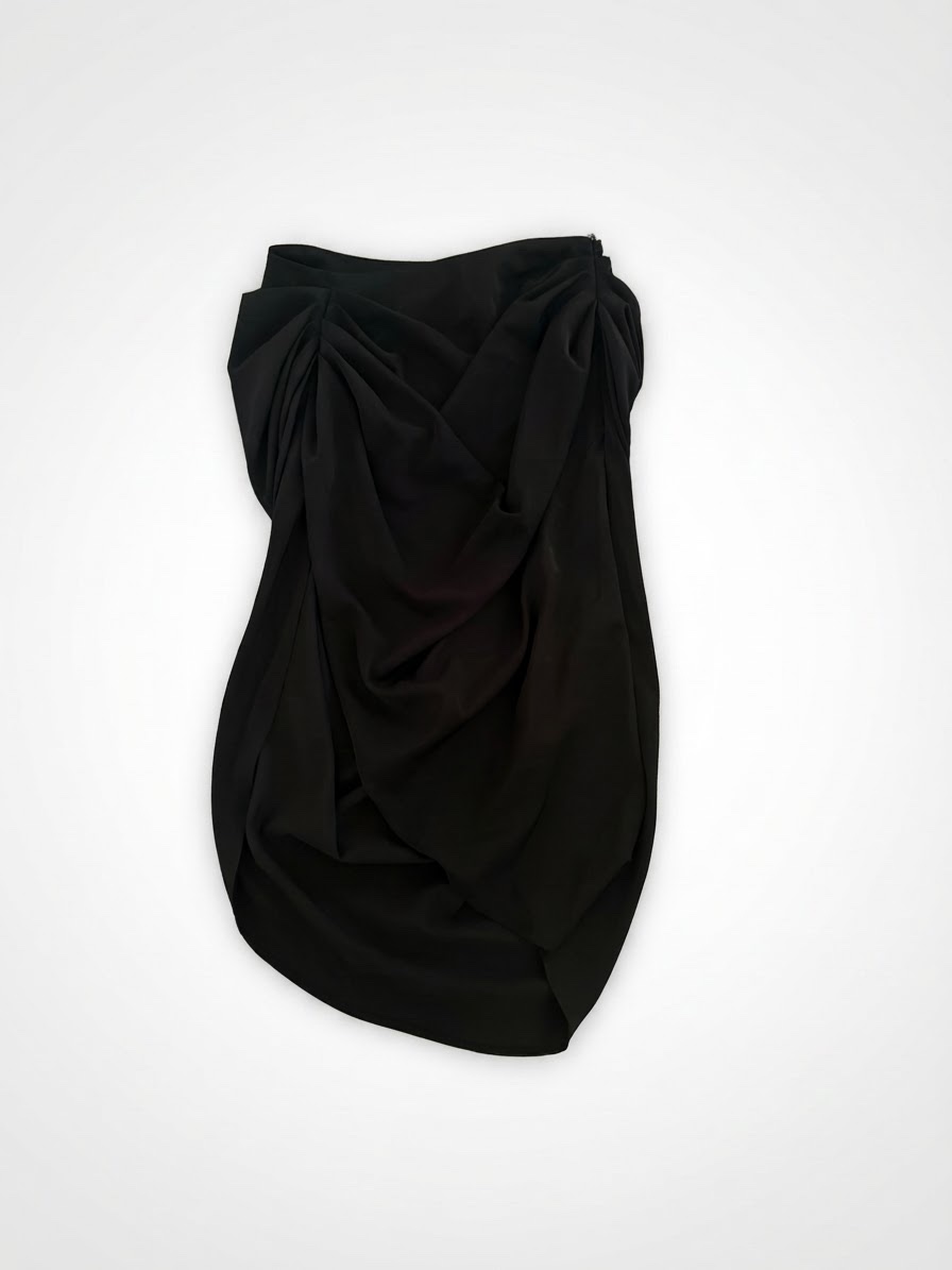 Jupe noire trés stylee