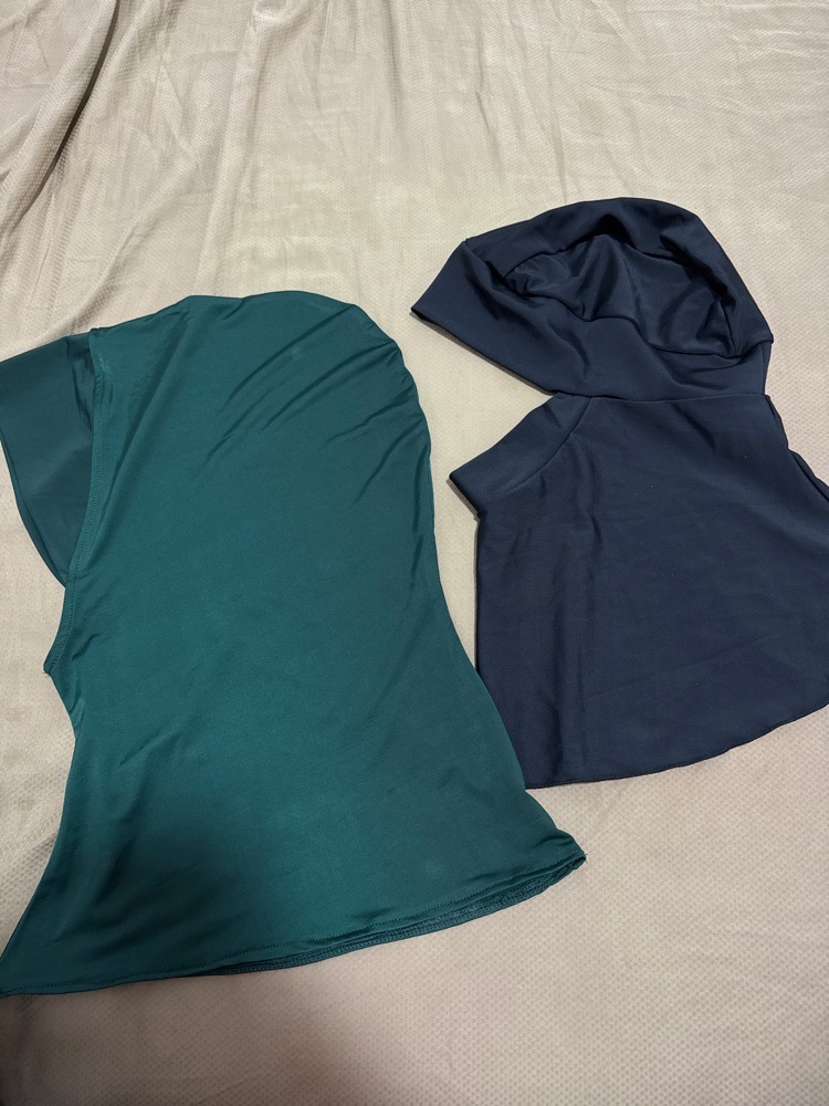 Lot des foulards pour plage