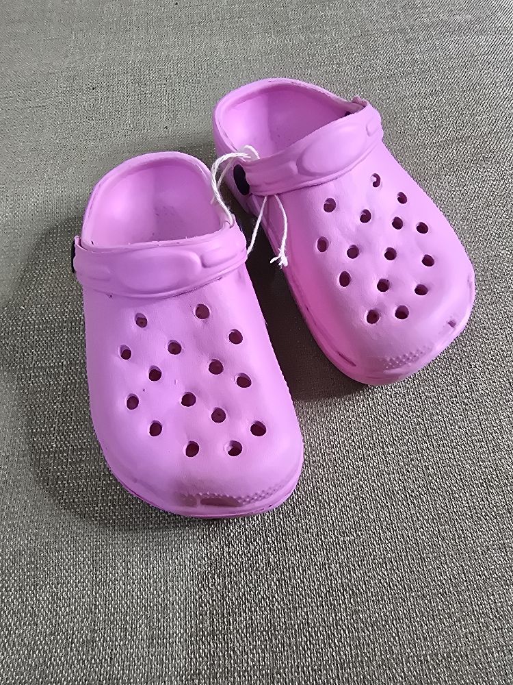 Crocs rose pour fillette