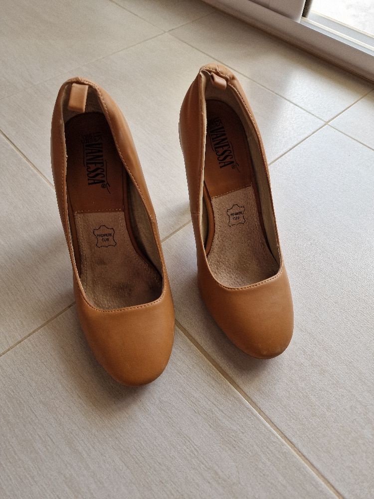 Talon beige avec doré 