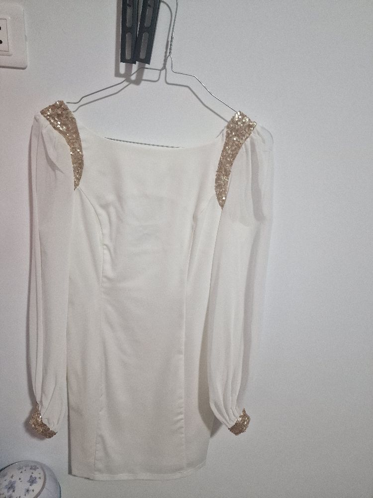 Robe courte blanche avec doré