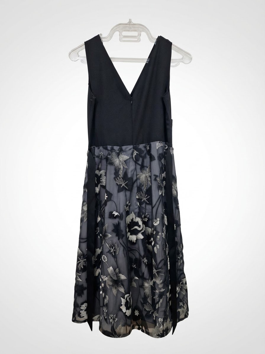 Robe soirée noir et argent avec ceinture satiné 