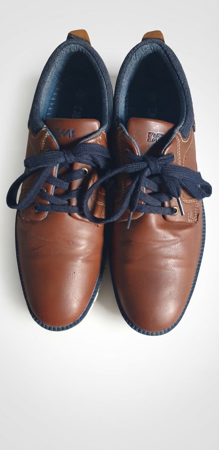 Chaussures pointure 43