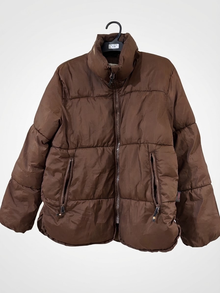 Un manteau marron 