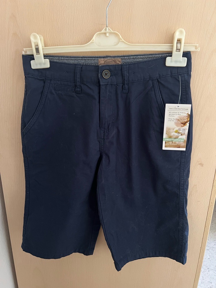 Short bleu