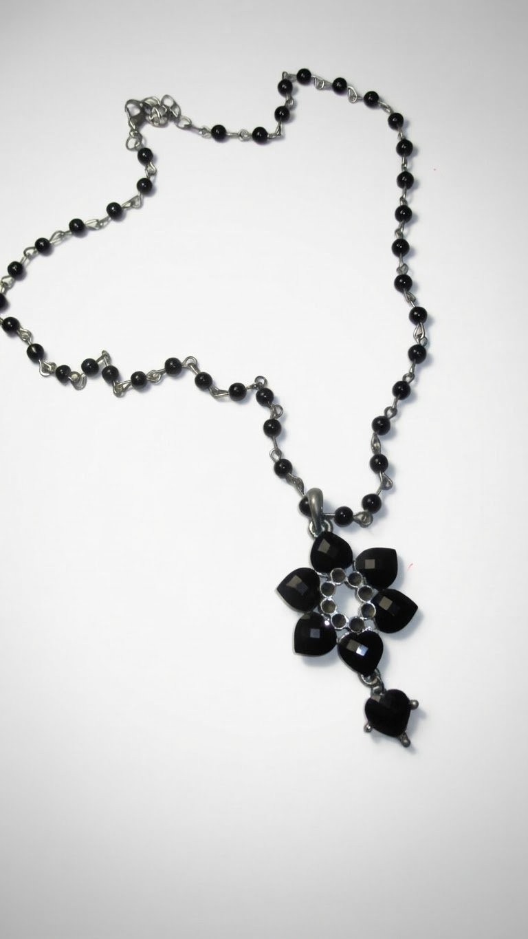 Collier vintage gothique 