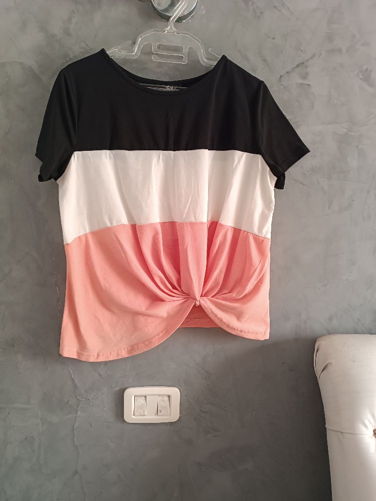 T-shirt SHEIN 