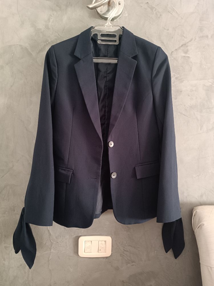 Blazer avec manches évasées et fentes