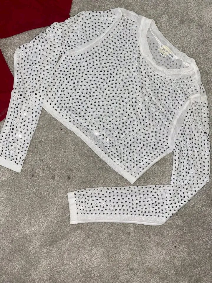 Crop top cristal avec pull basic blanc 