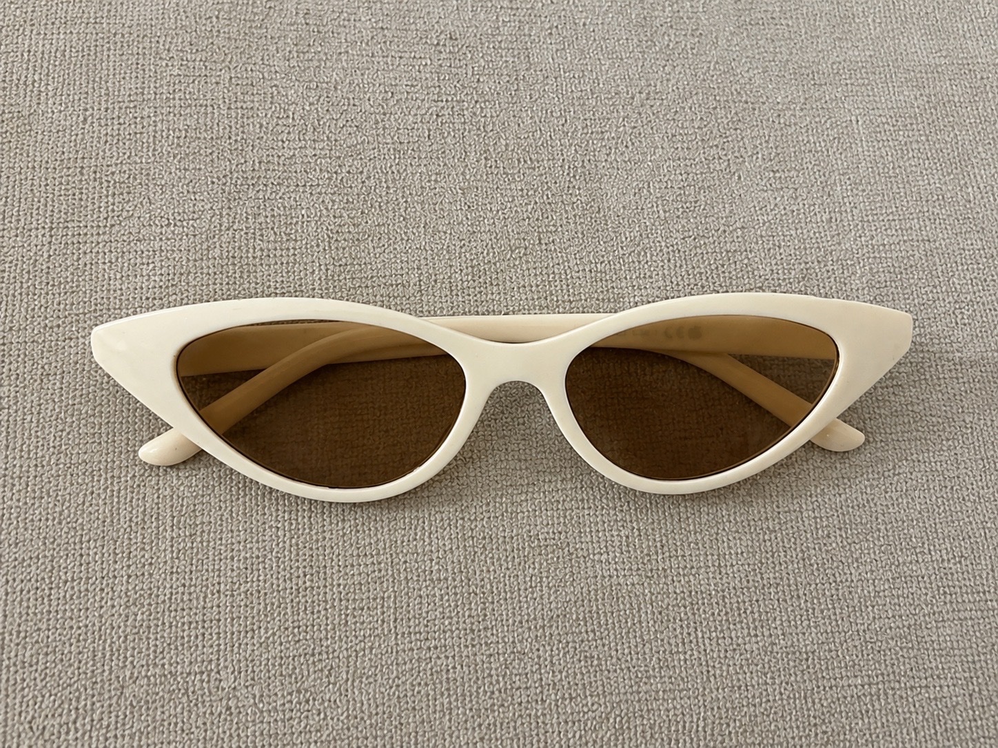 Lunettes de soleil blanches