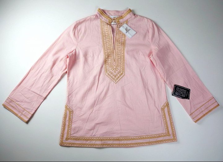🌸 Jolie chemise traditionnelle rose avec broderie dorée 🌸.