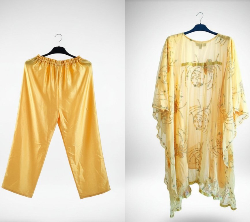 Magnifique tenue traditionnelle de couleur jaune, idéale pour les fêtes, cérémonies, circoncisions et occasions spéciales. Élégante, raffinée et agréable à porter, elle apporte une touche authentique et festive
