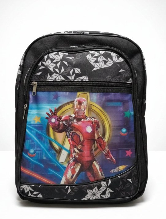 Sac à dos scolaire arbore un superbe imprimé d'Iron Man avec un motif géométrique moderne🎒. 