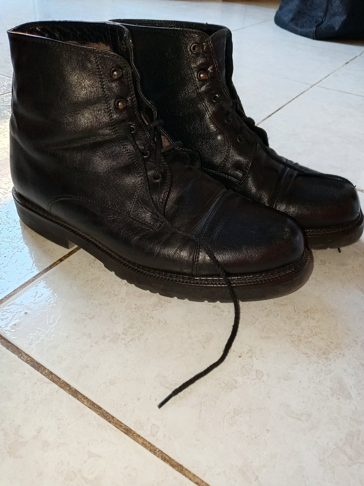 Bottes homme noires élégantes et confortables