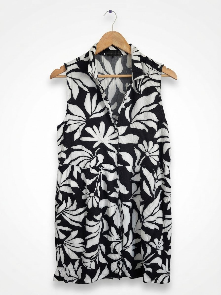 Belle Robe avec motifs noirs et blancs 