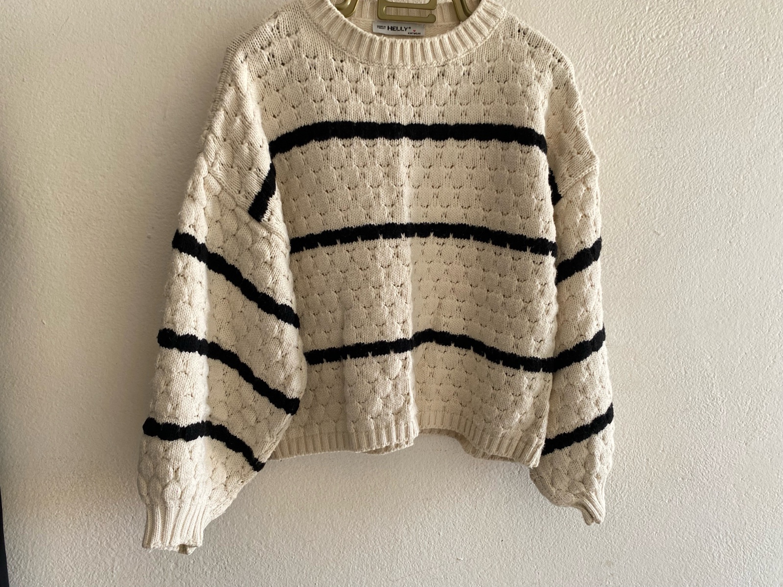 Pull Oversize Écru à Rayures – Style Chic & Tendance
